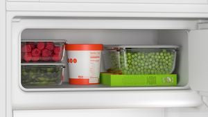 Neff KI2422FE0, Built-in fridge with freezer section