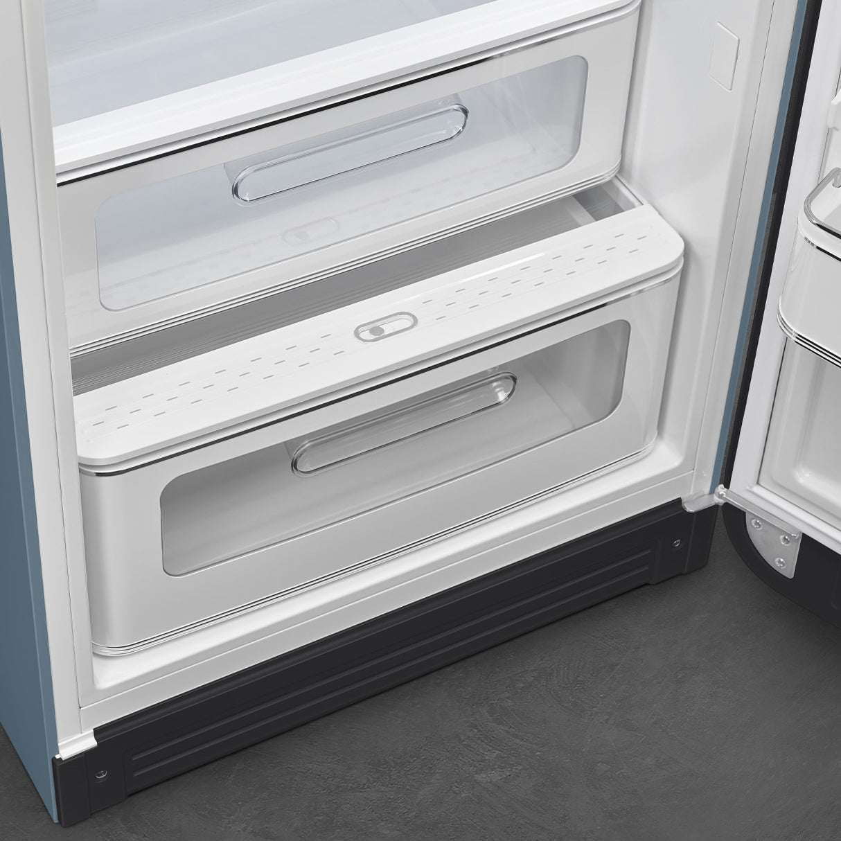 Smeg FAB28RDSB6 Retro Fridge with Icebox Right Hand Hinge - Sky Blue