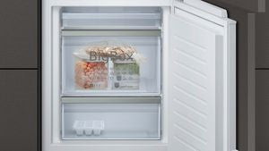 Neff KI6863FE0G, Built-in fridge-freezer with freezer at bottom