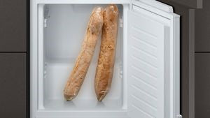 Neff KI6863FE0G, Built-in fridge-freezer with freezer at bottom