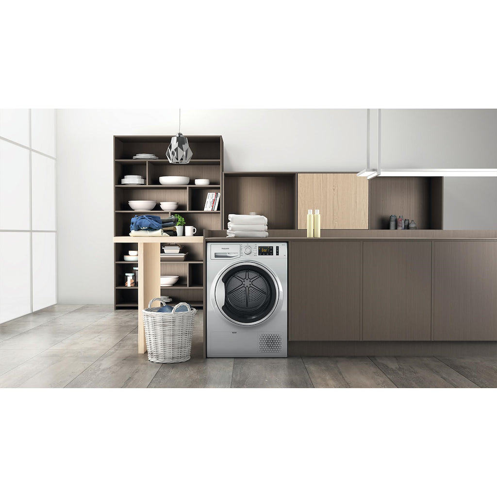Hotpoint NT M11 92SSK UK Freestanding 9kg Heat Pump Tumble Dryer - Silver