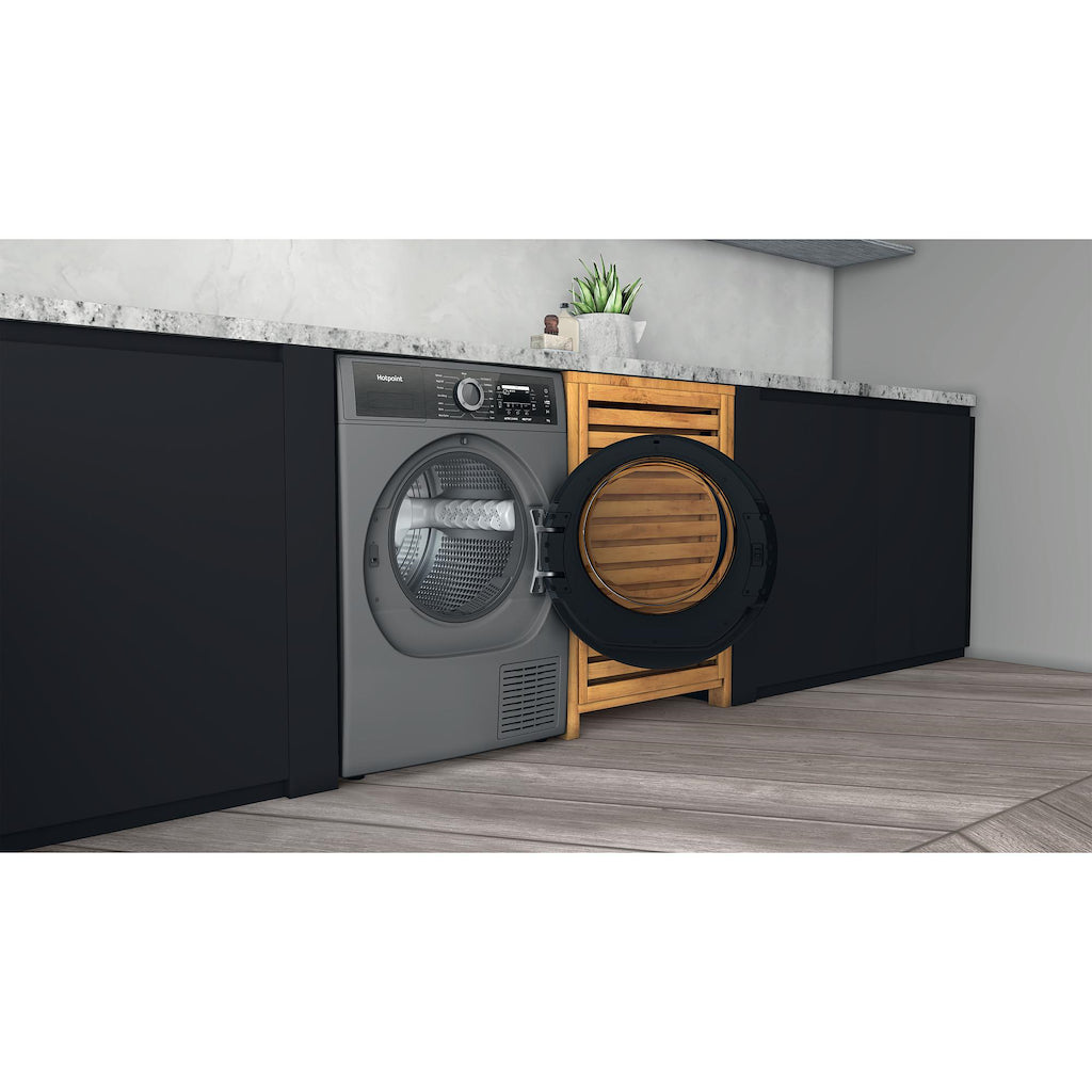 Hotpoint H8 D94SB UK Freestanding 9kg Heat Pump Tumble Dryer - Silver
