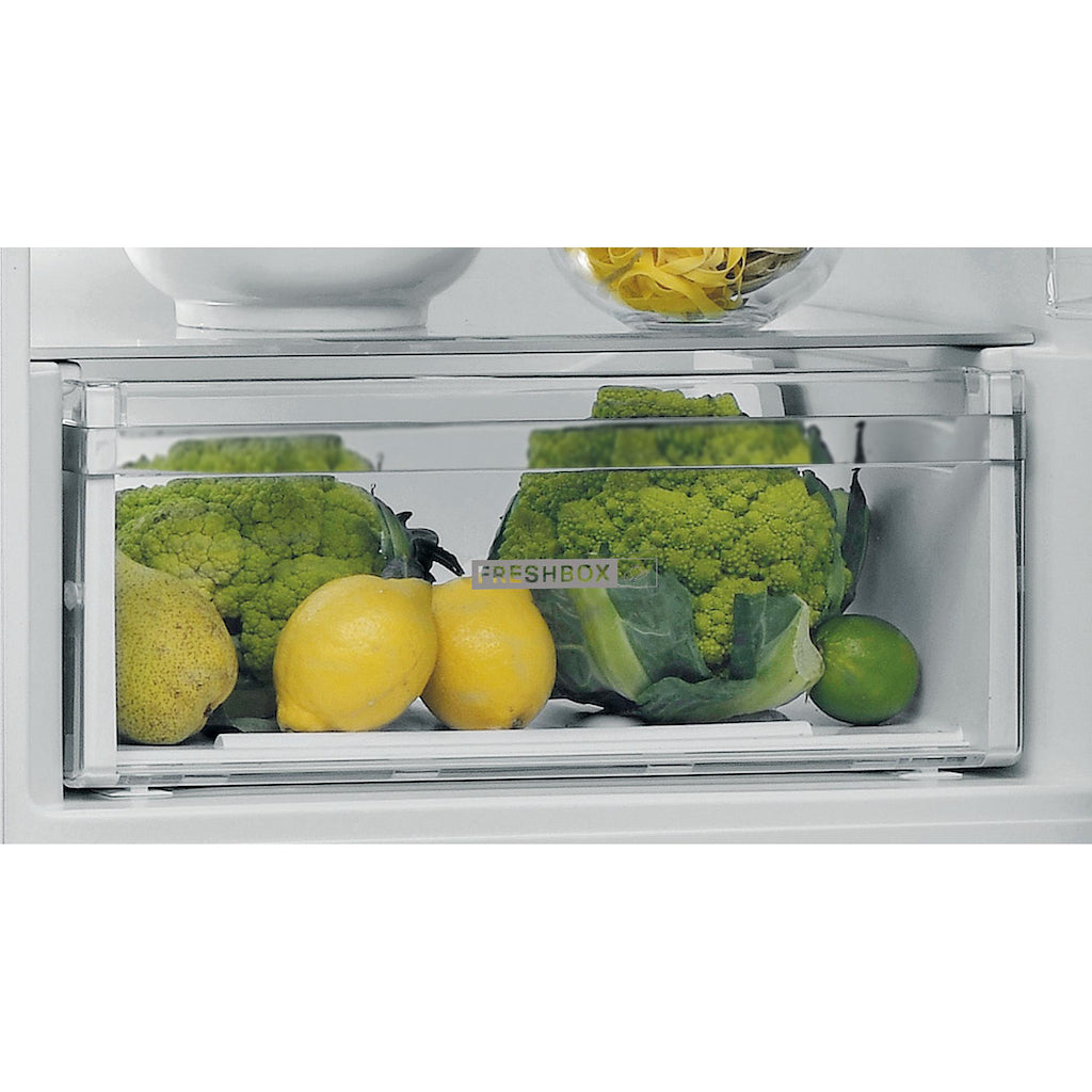 Whirlpool W5 821E W UK Freestanding Fridge Freezer