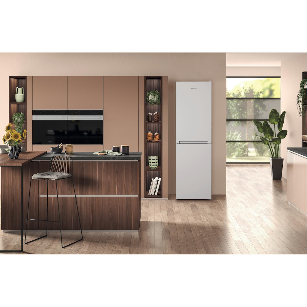 Hotpoint HBTNF 60182 W UK 304L Fridge Freezer - White