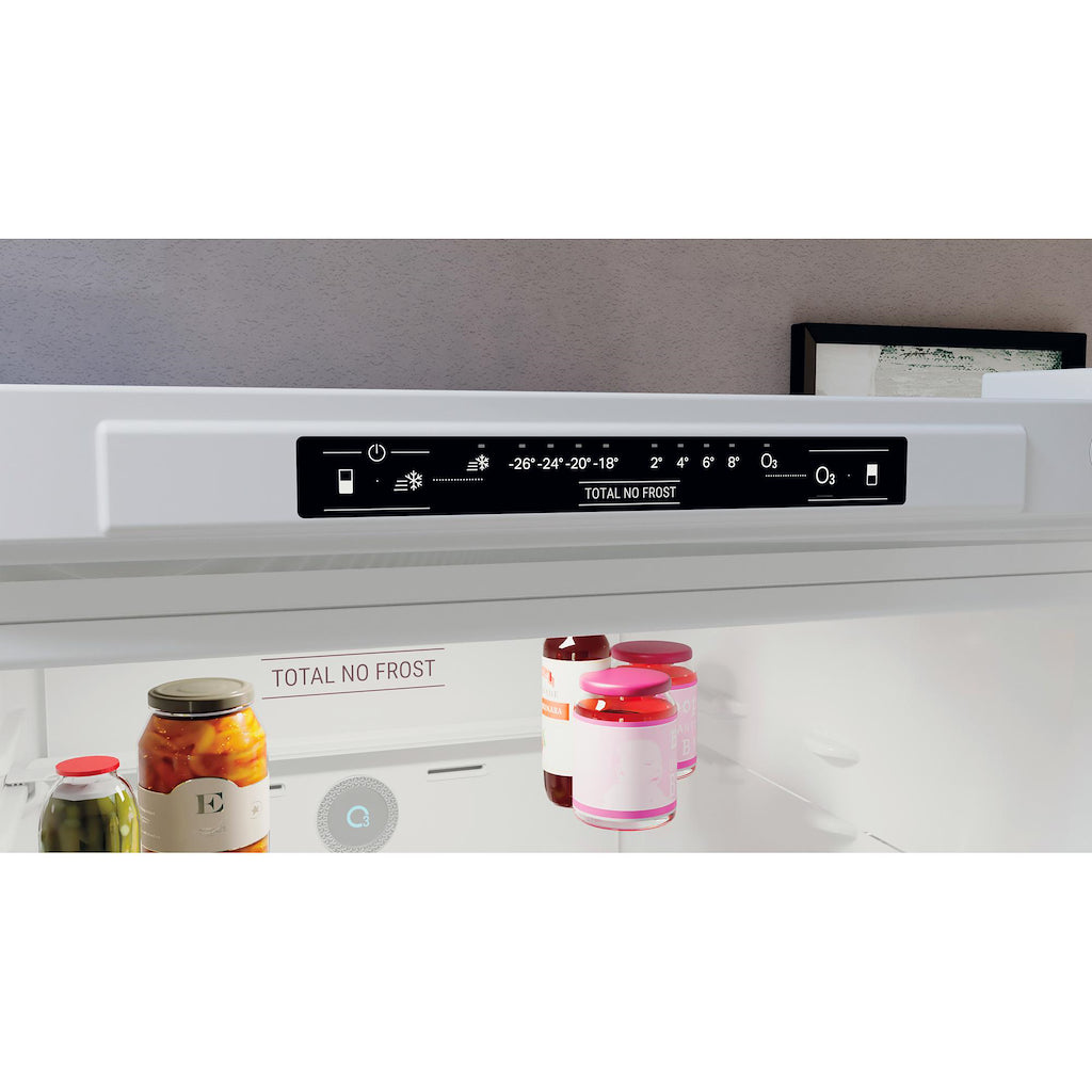 Hotpoint H7X83AW Freestanding Fridge Freezer