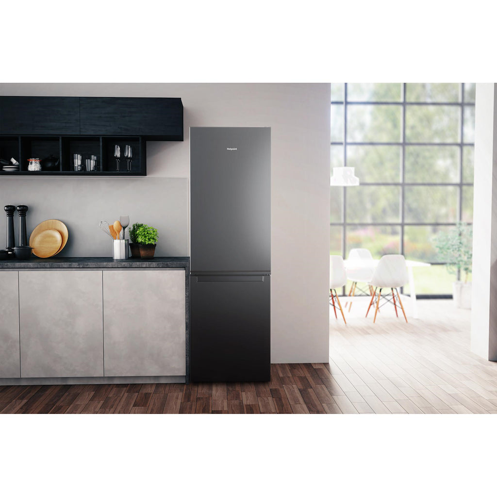 Hotpoint H1NT 821E OX Low Frost Fridge Freezer