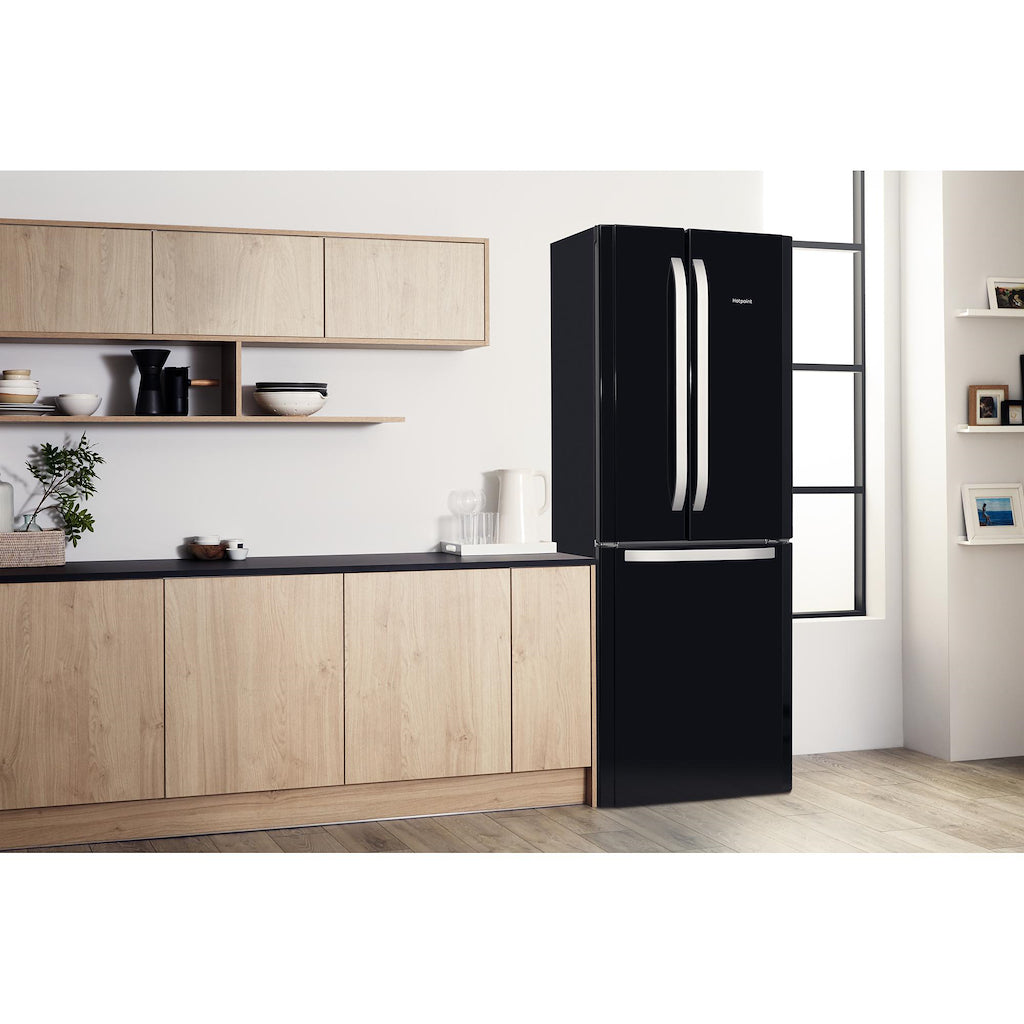 Hotpoint FFU3DK11 Freestanding Frost Free Fridge Freezer
