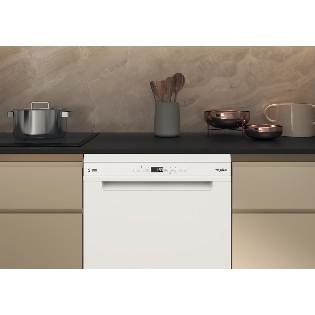 Whirlpool W7 HP33 UK Freestanding 15 Place Setting Dishwasher