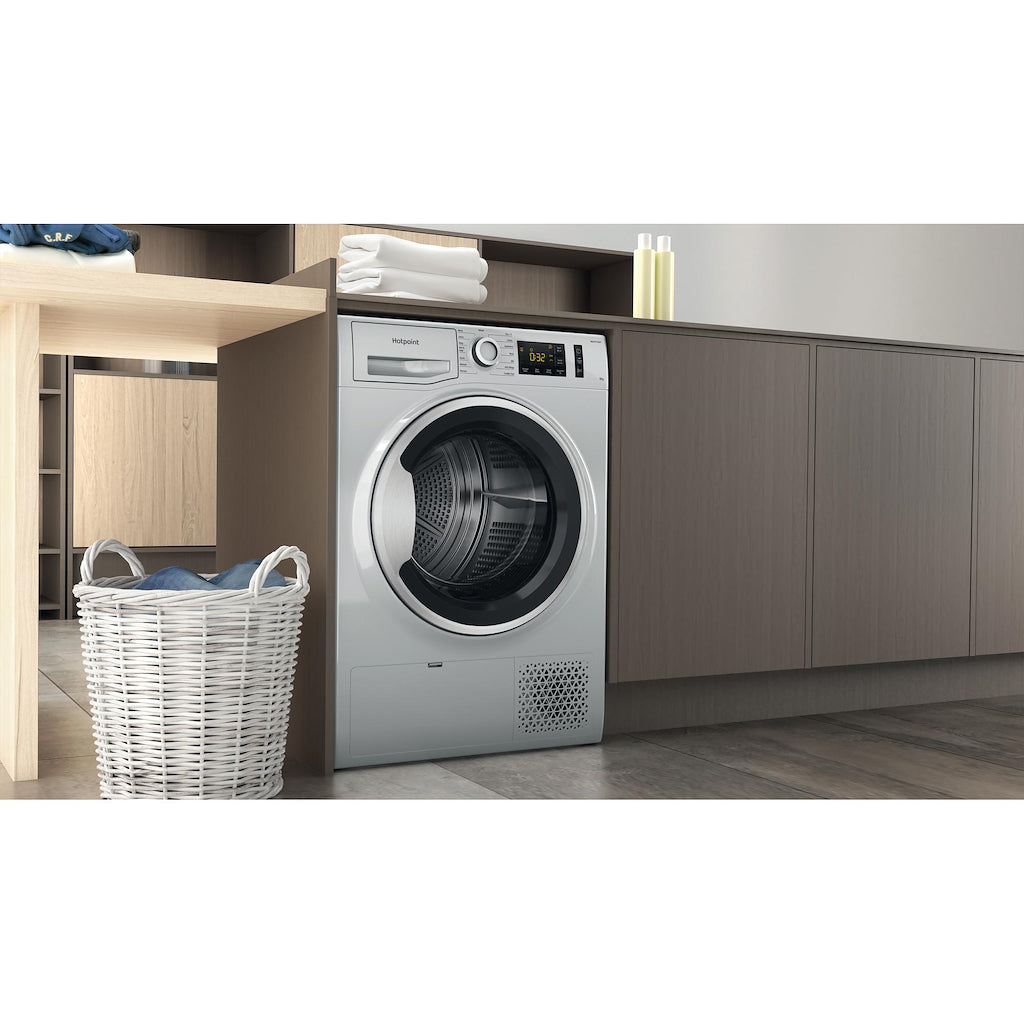 Hotpoint NT M11 92SSK UK Freestanding 9kg Heat Pump Tumble Dryer - Silver