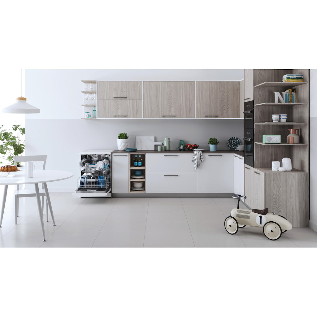 Indesit DFC 2C24 UK Dishwasher - White