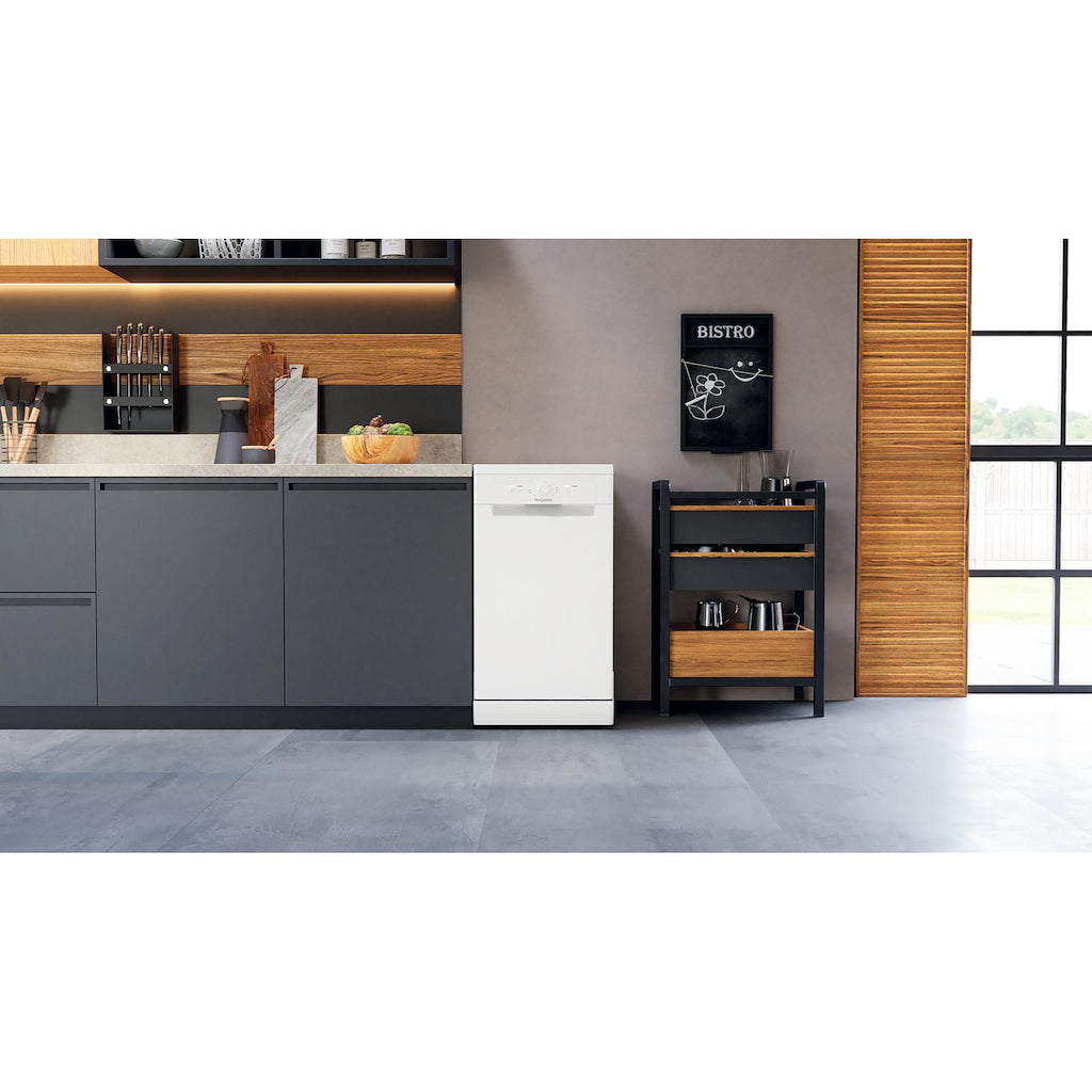 Hotpoint HF9E 1B19 UK Slimline Freestanding Dishwasher