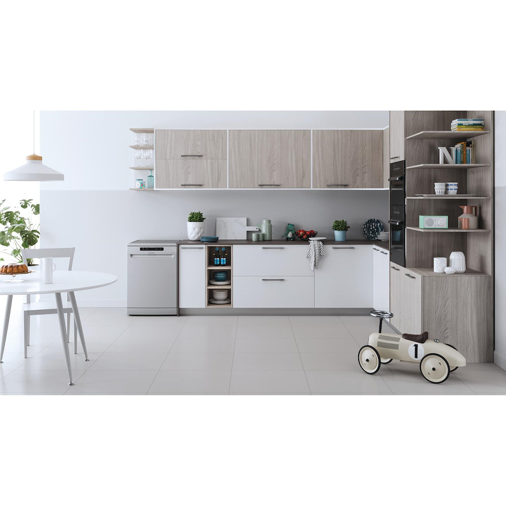 Indesit DFC2B16SUK My Time Dishwasher - Silver