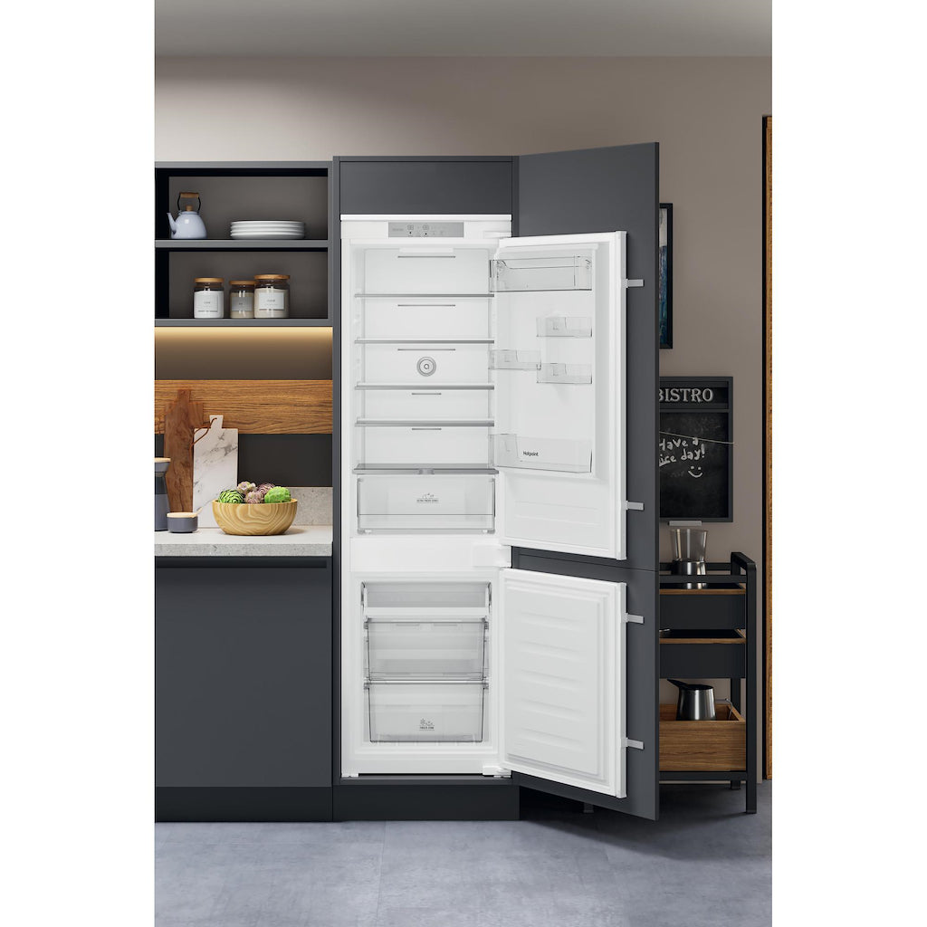 Hotpoint HTC18 T532 UK Fridge freezer - White