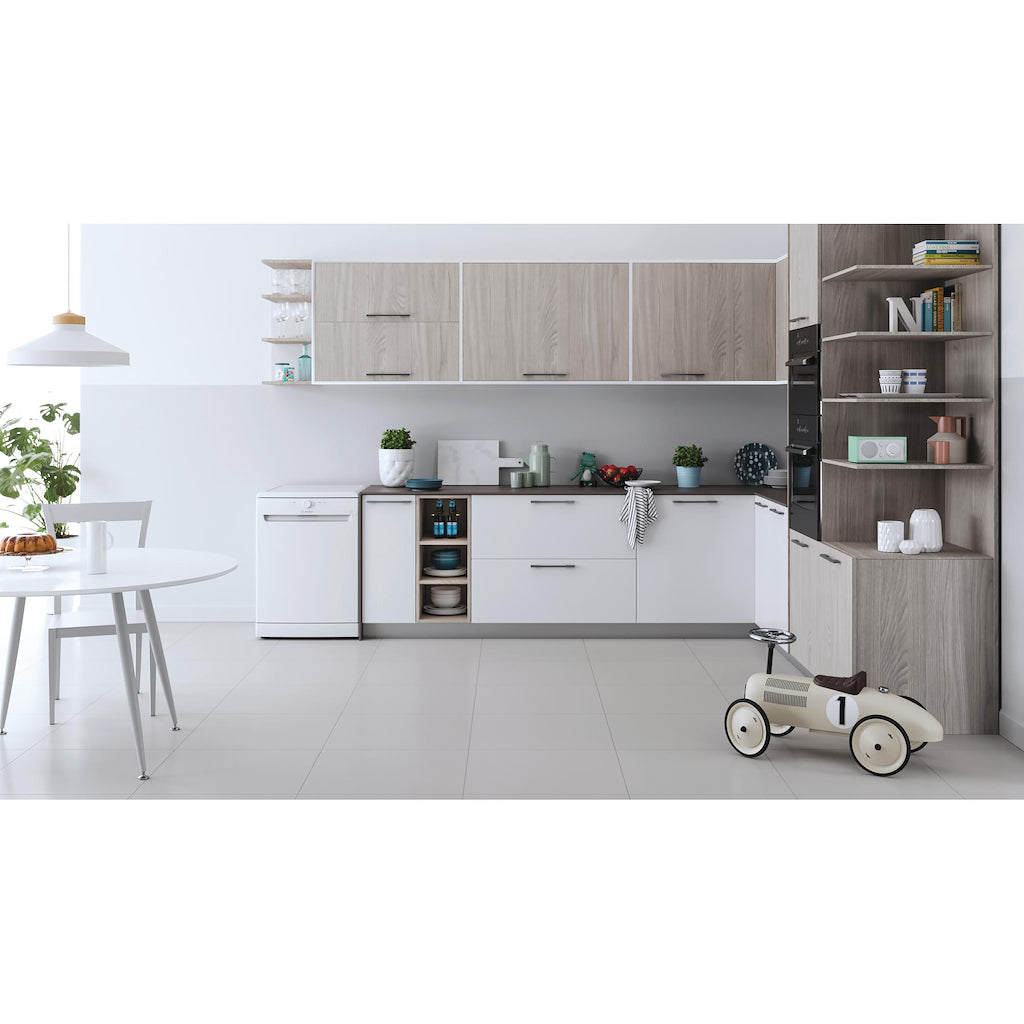 Indesit DFE 1B19 UK Dishwasher - White