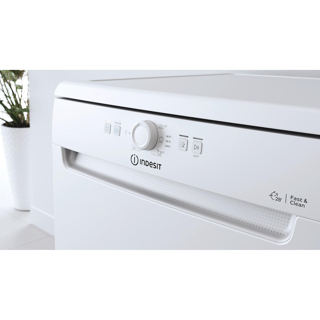 Indesit DFE 1B19 UK Dishwasher - White