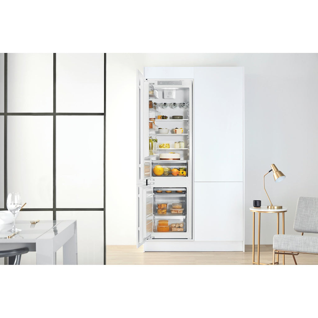Whirlpool ART 228/80 SF1 Built-In Fridge Freezer 306L