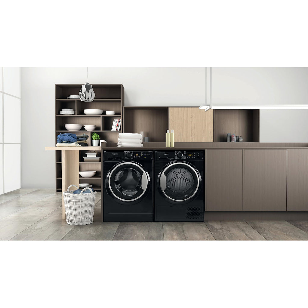 Hotpoint NT M11 82BSK UK Freestanding 8kg Heat Pump Tumble Dryer - Black