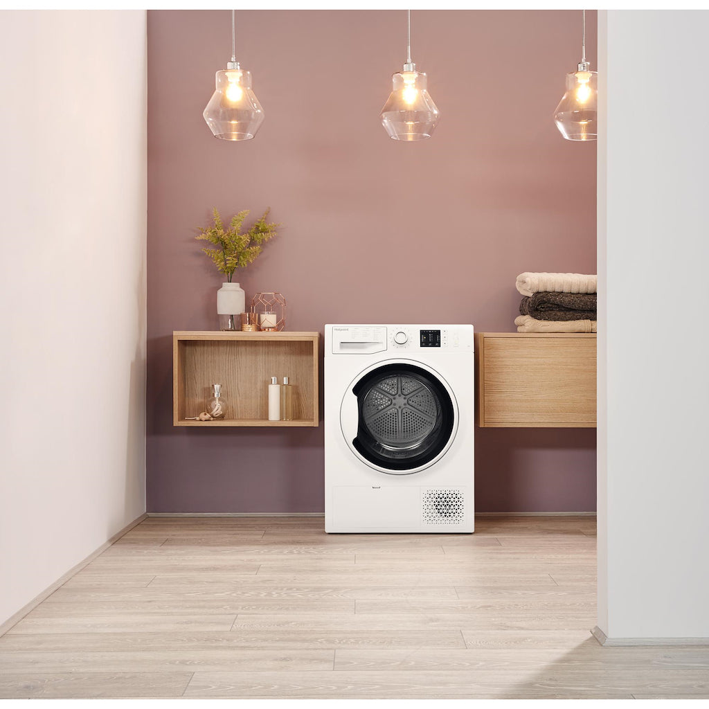 Hotpoint NT M10 81WK Freestanding 8kg Heat Pump Tumble Dryer - White