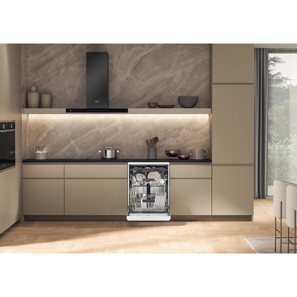Whirlpool W7 HP33 UK Freestanding 15 Place Setting Dishwasher
