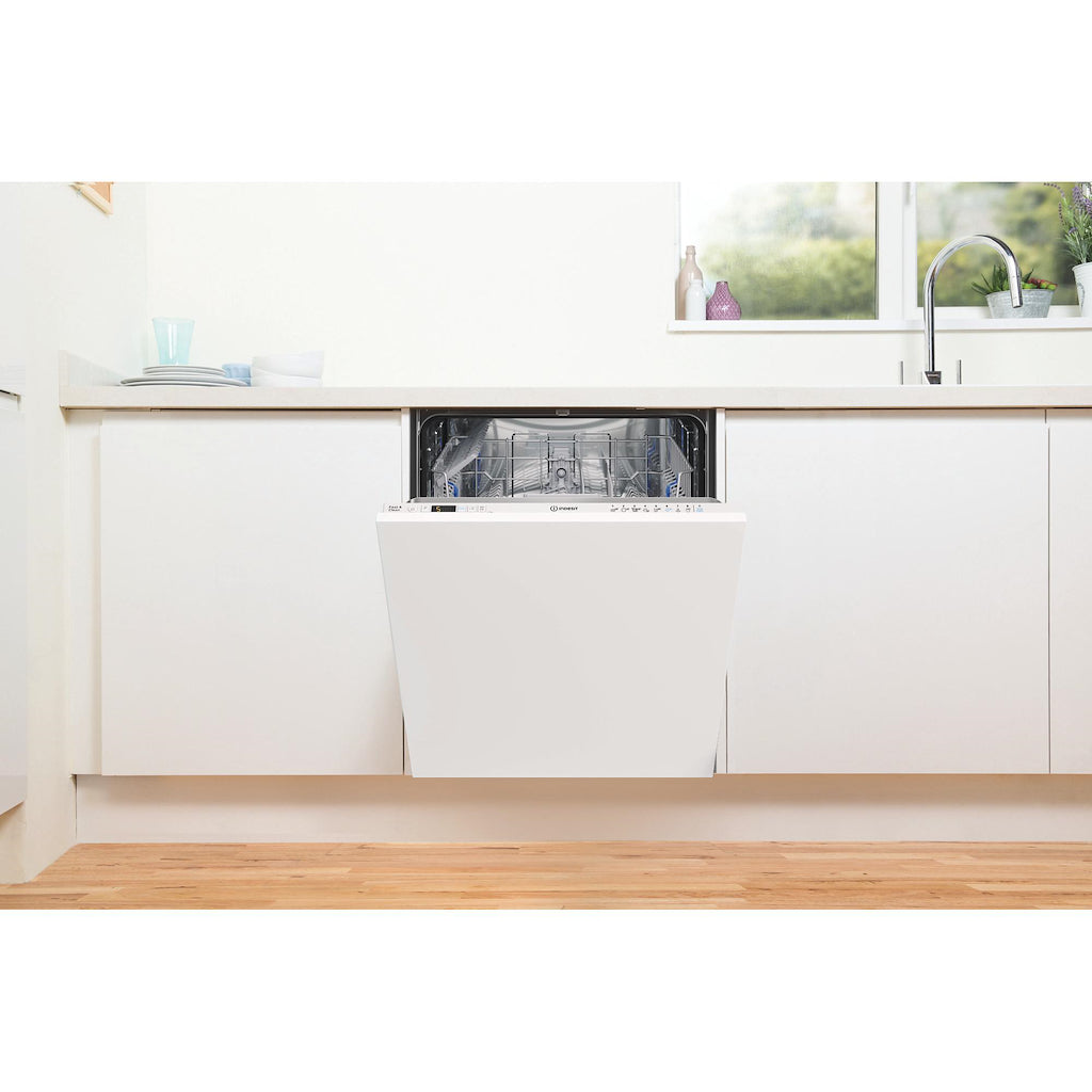 Indesit D2I HD526 UK Integrated 60cm Dishwasher - White