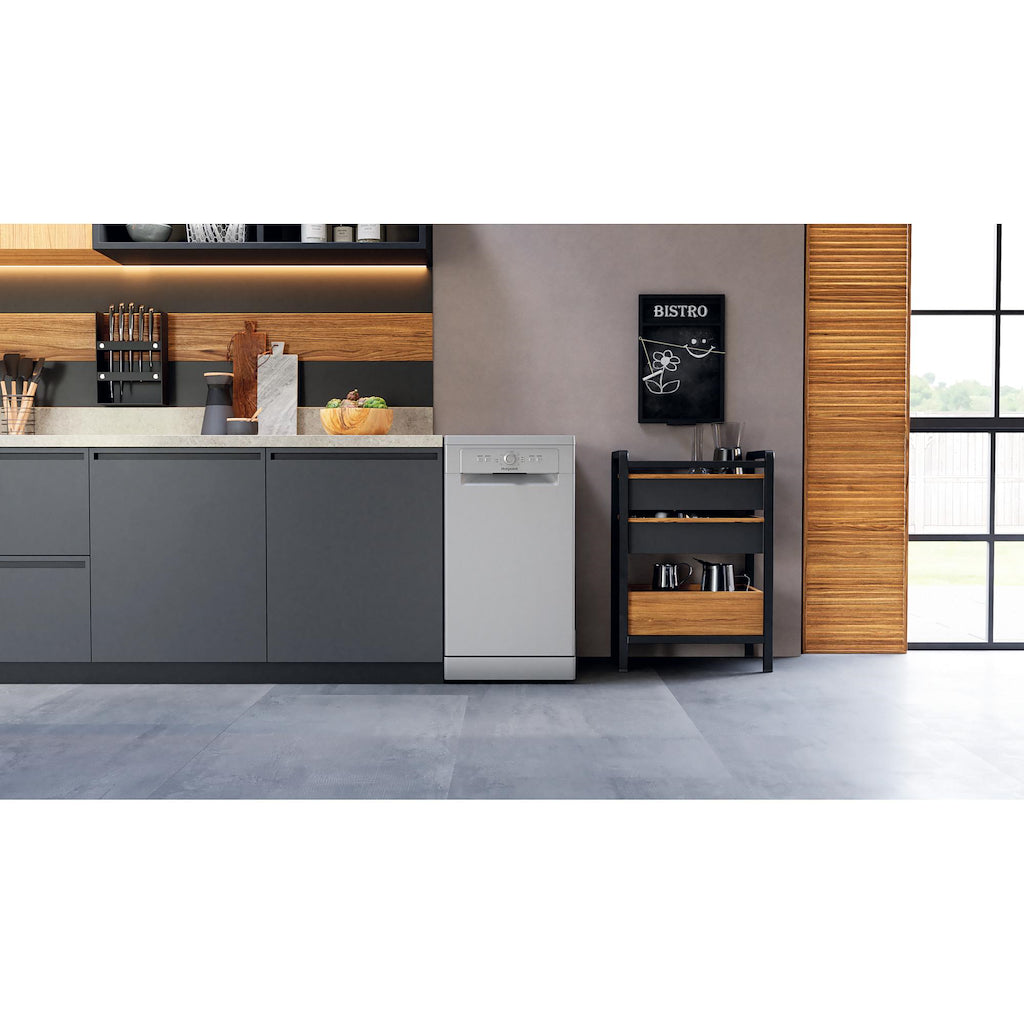 Hotpoint HSFE 1B19 S UK N Slimline 45cm Dishwasher - Silver