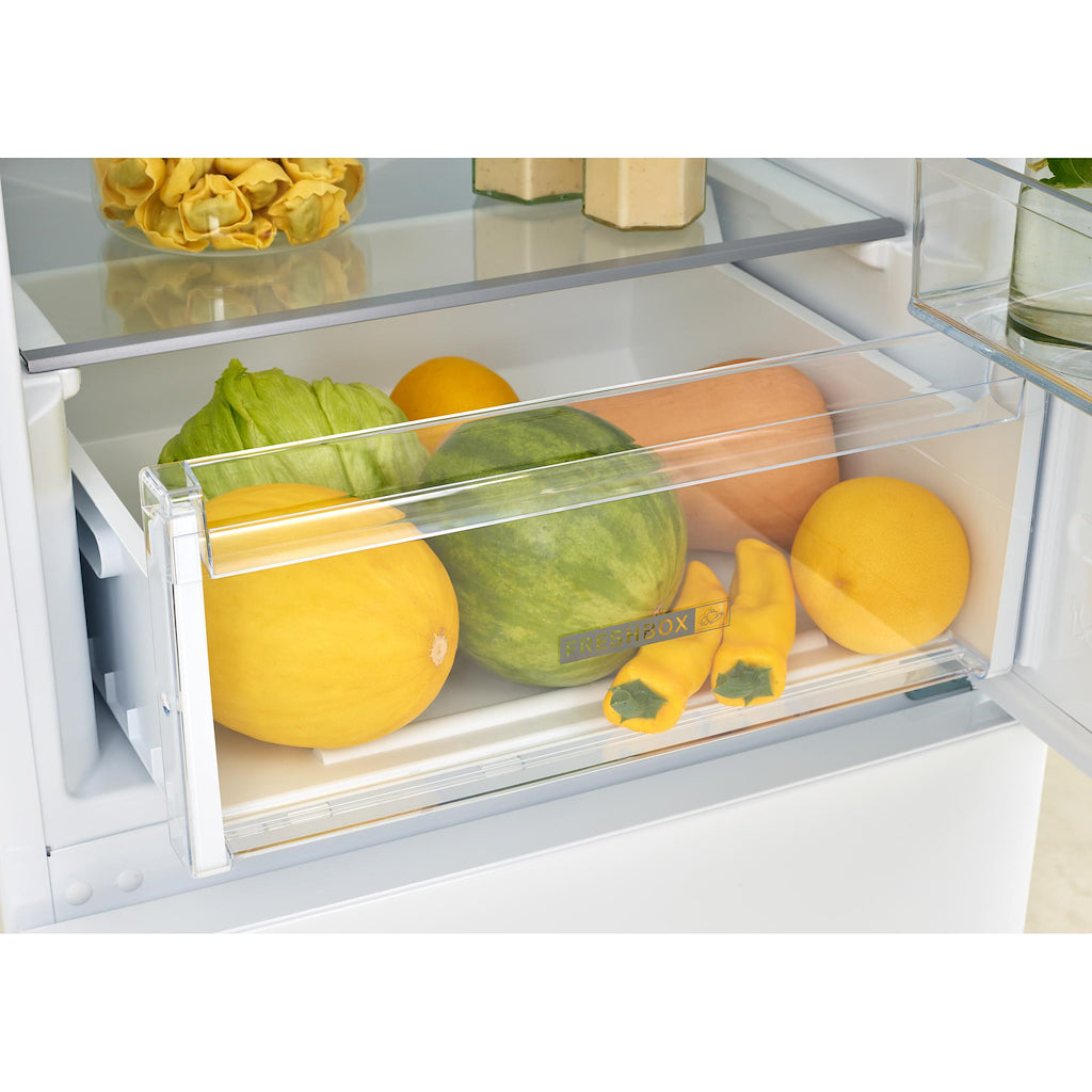 Whirlpool W5 821E W UK Freestanding Fridge Freezer