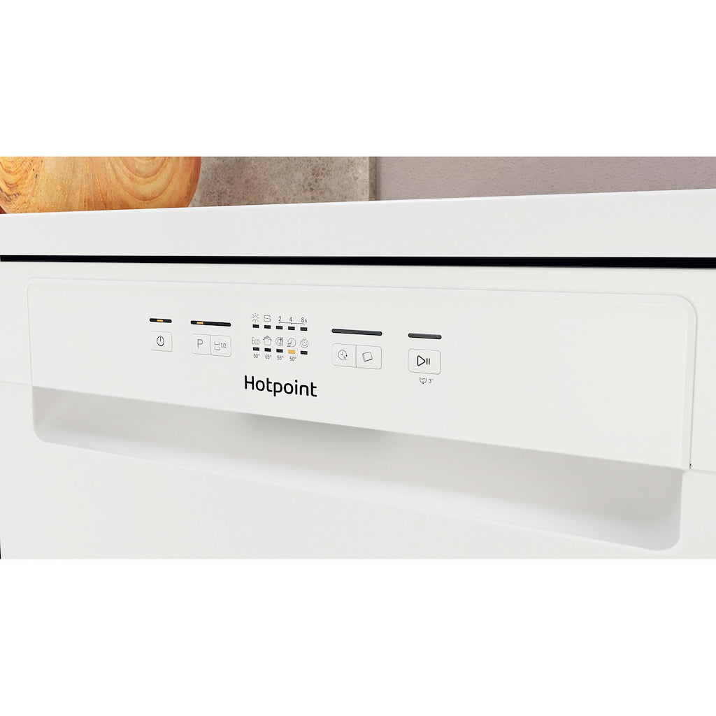 Hotpoint HFC 2B19 UK N Dishwasher - White