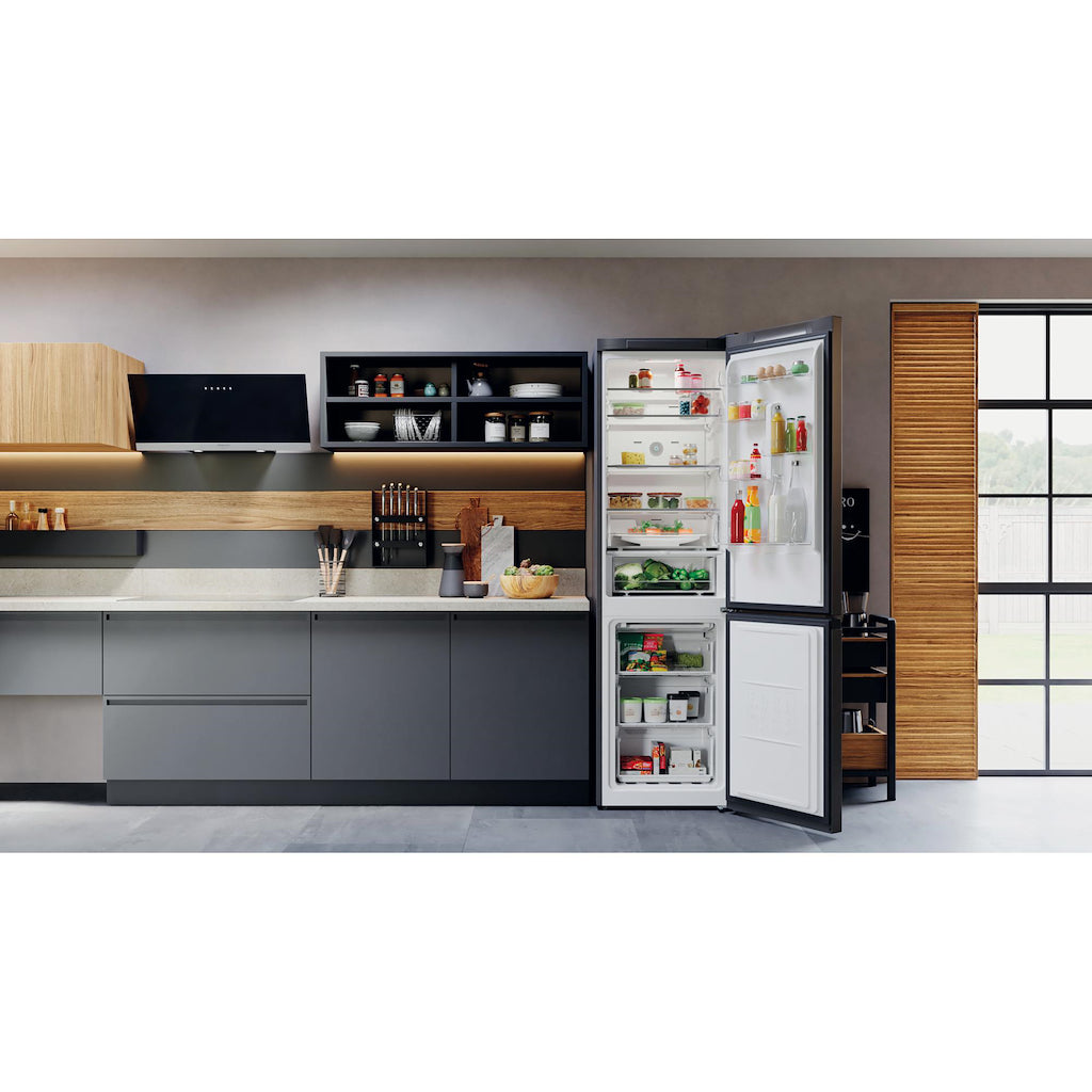 Hotpoint H7X93TSK Freestanding Fridge Freezer