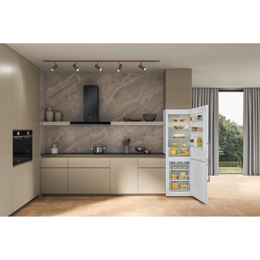 Whirlpool W5 821E W UK Freestanding Fridge Freezer