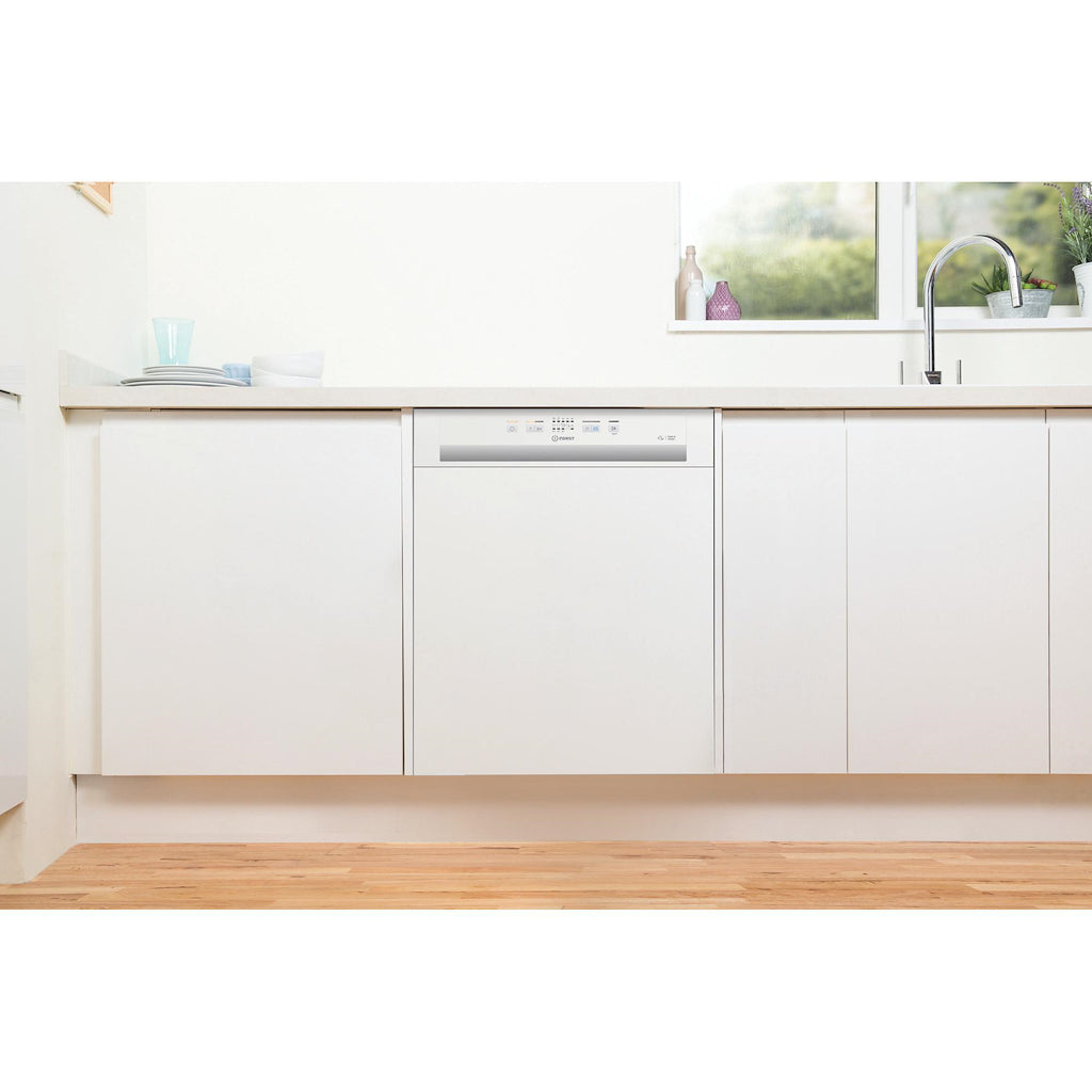 Indesit DBE 2B19UK Semi-Integrated Dishwasher