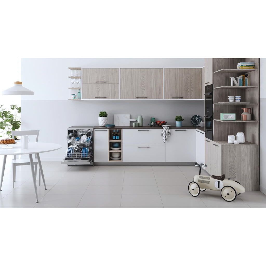 Indesit DFE 1B19 X UK Dishwasher - Silver