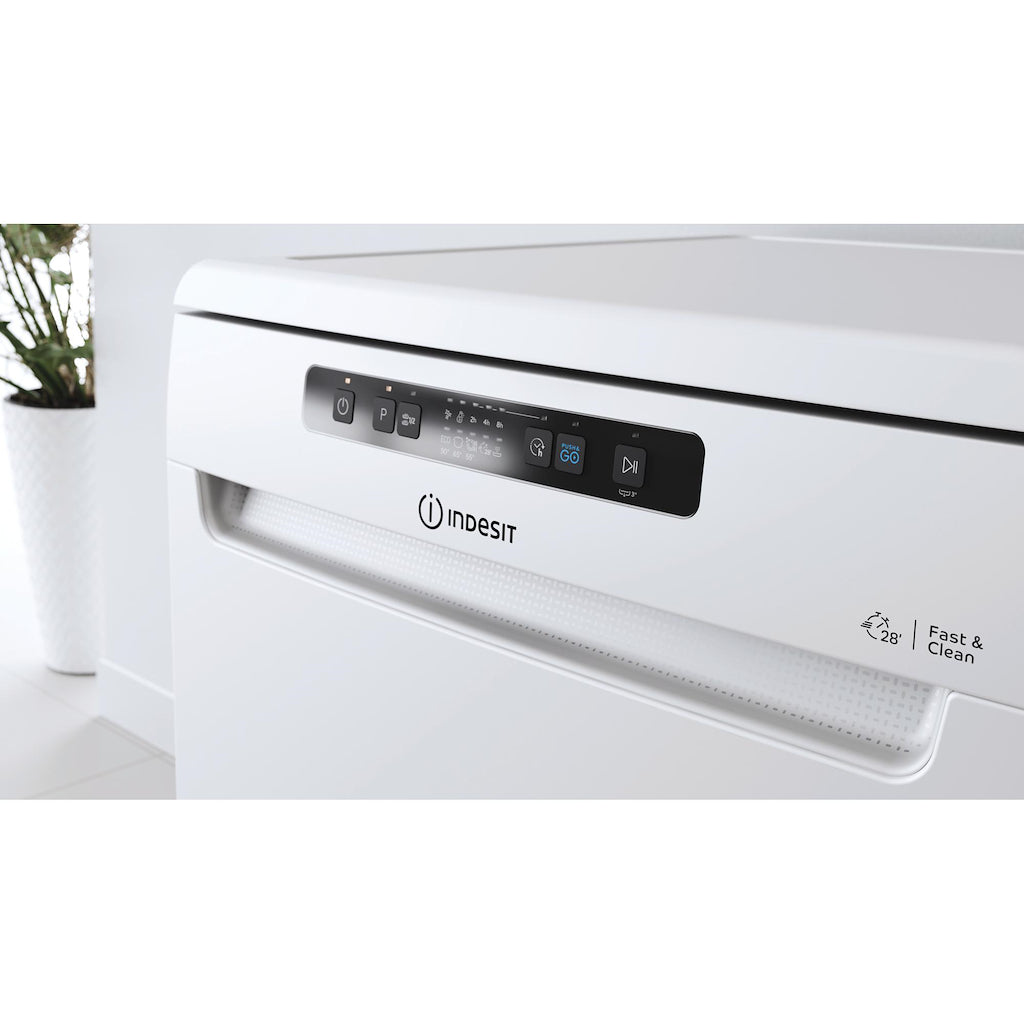 Indesit DFC2B16UK Dishwasher - White
