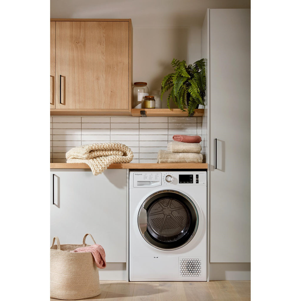 Hotpoint NT M11 82XB ActiveCare Freestanding 8kg Heat Pump Tumble Dryer - White