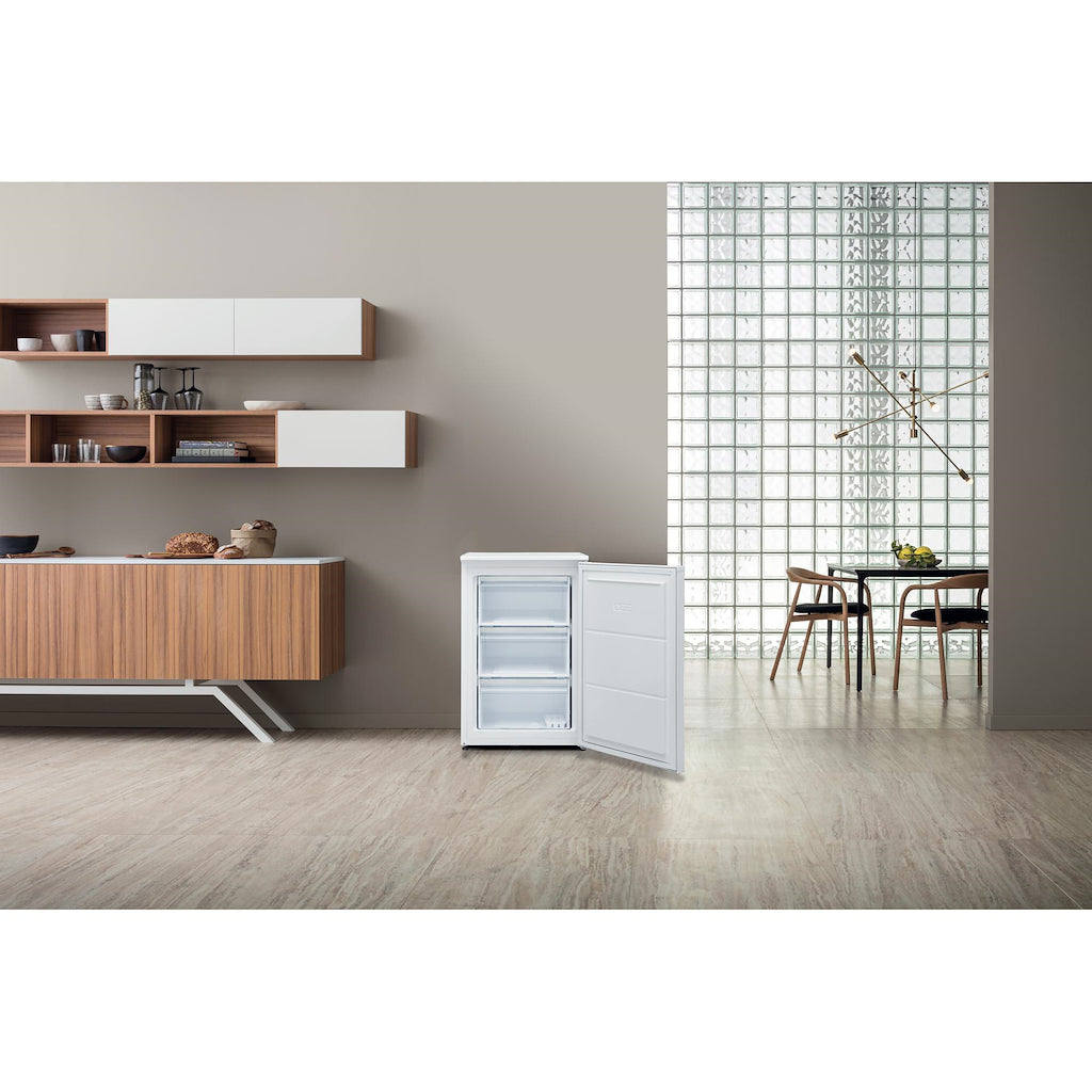 Hotpoint H55ZM 1120 W Undercounter Freezer - White