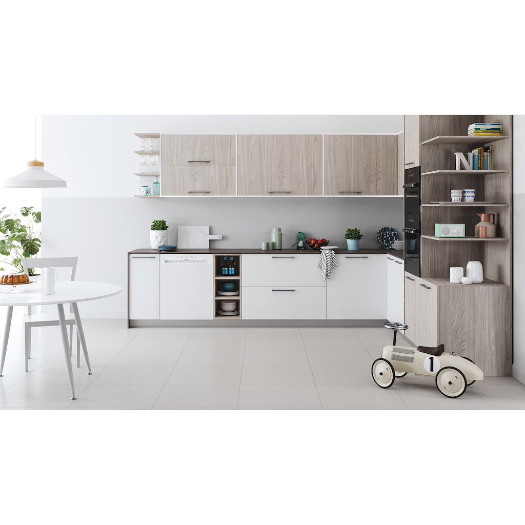 Indesit DBE 2B19UK Semi-Integrated Dishwasher