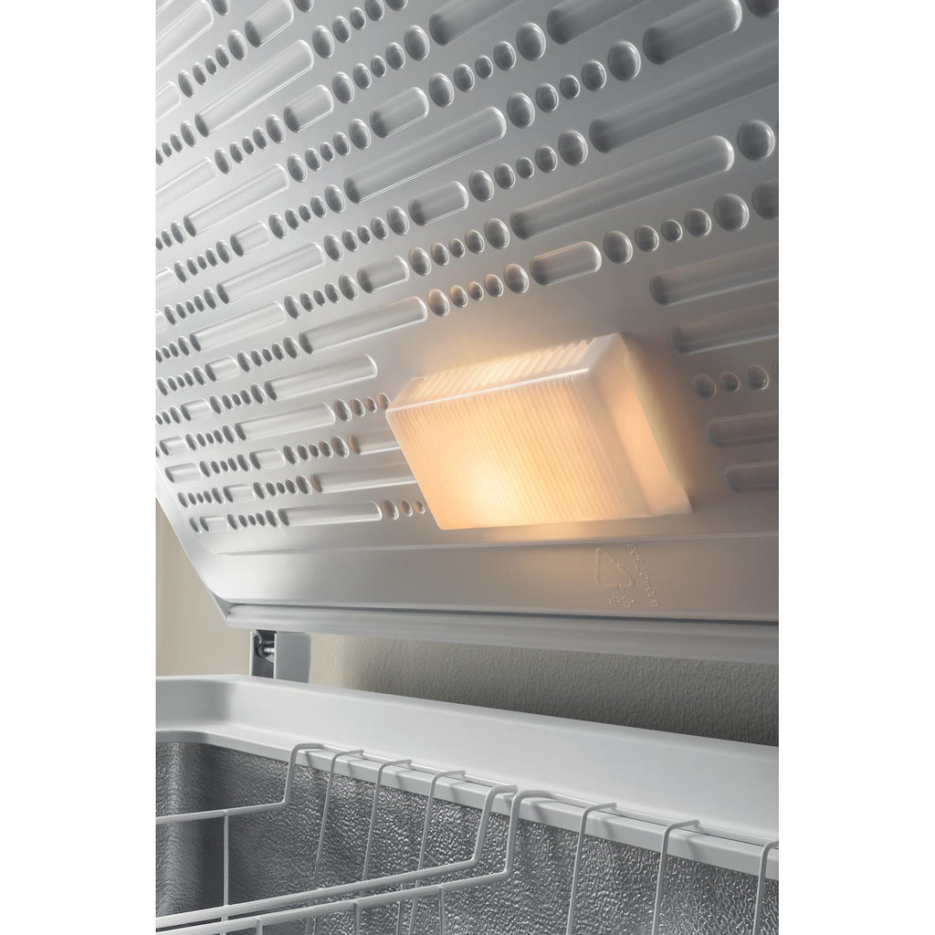 Indesit OS 2A 250 H2 1 255L Freestanding Chest Freezer - White