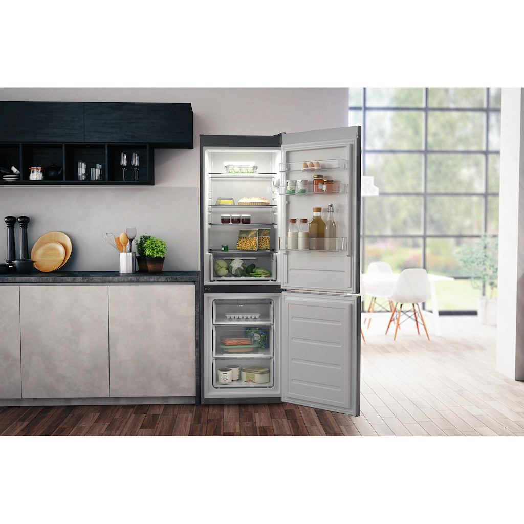 Hotpoint H1NT 821E OX Low Frost Fridge Freezer