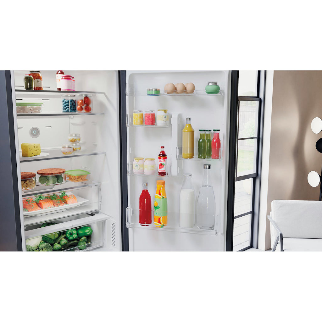 Hotpoint H7X93TSK Freestanding Fridge Freezer