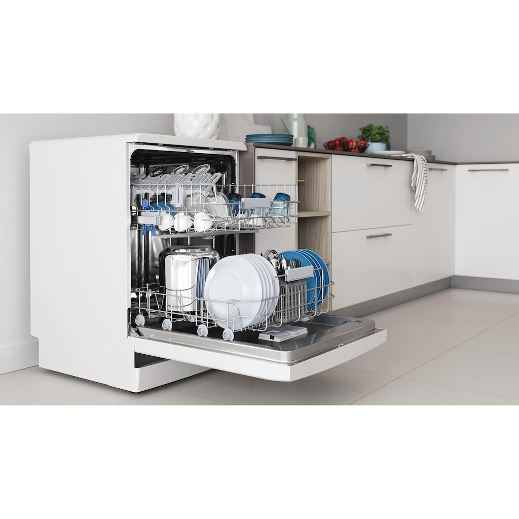 Indesit DFC2B16UK Dishwasher - White