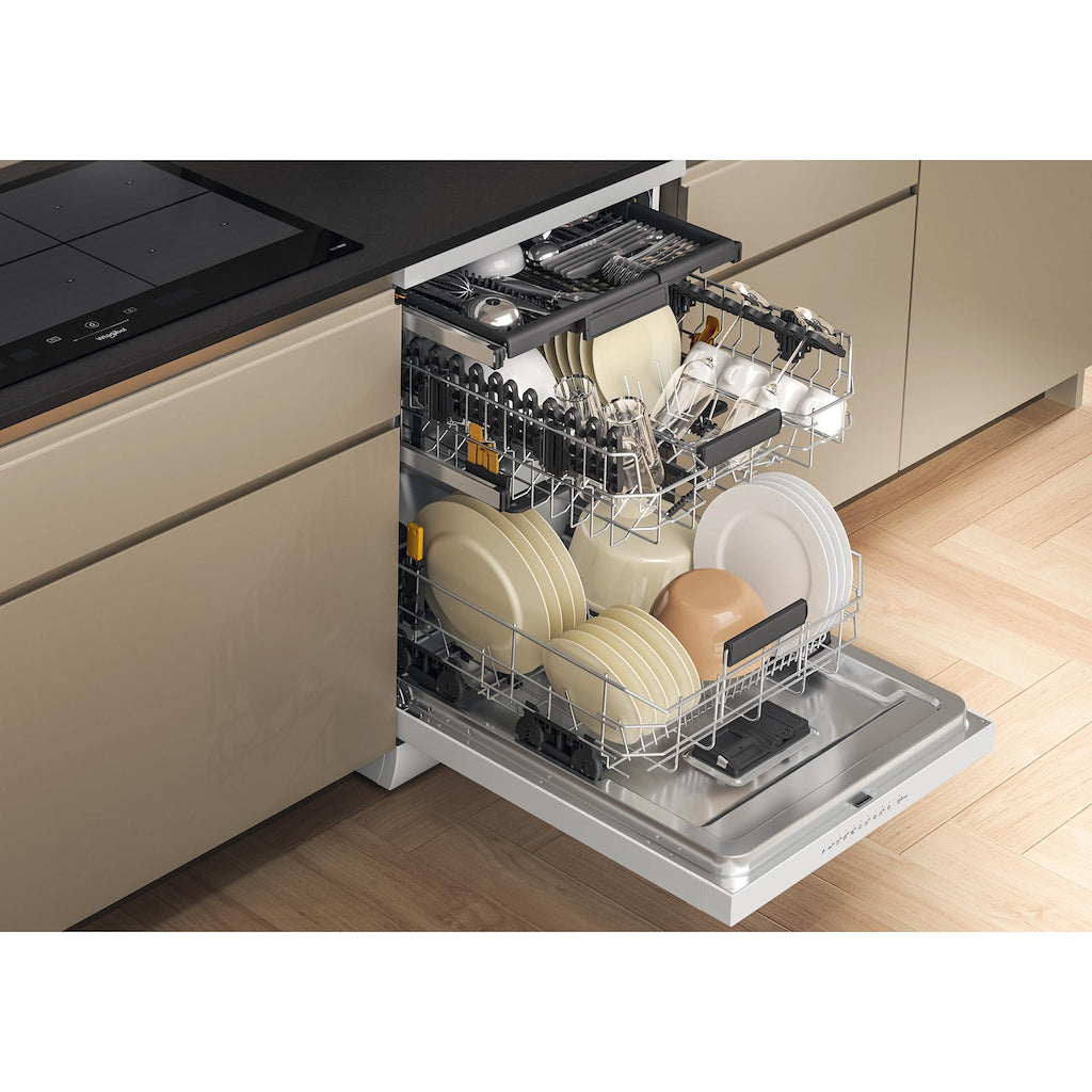 Whirlpool W7 HP33 UK Freestanding 15 Place Setting Dishwasher