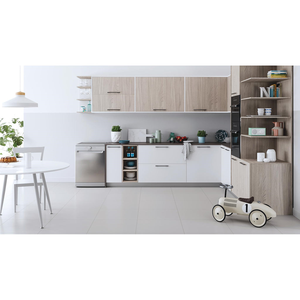 Indesit DFE 1B19 X UK Dishwasher - Silver