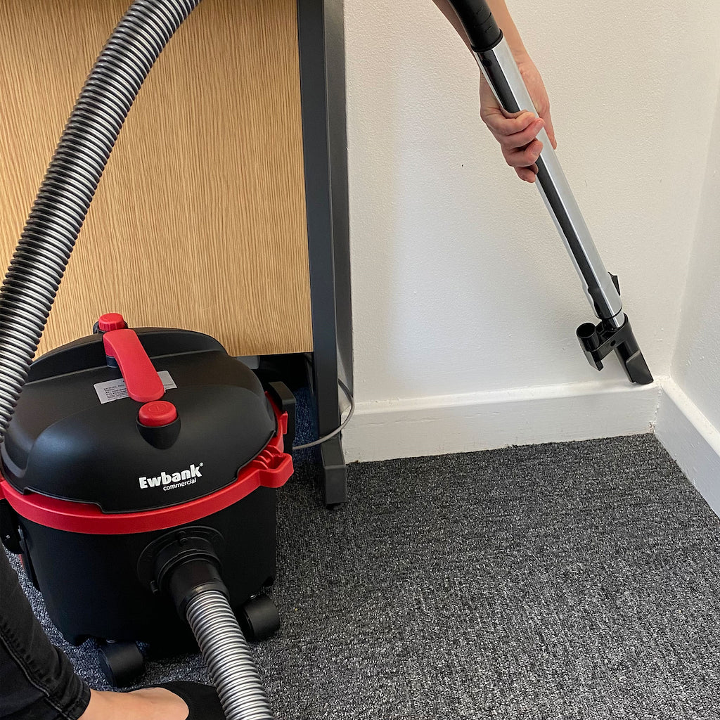 Ewbank EW4001 Commercial 6L Dry Drum Vacuum Cleaner - Black/Red